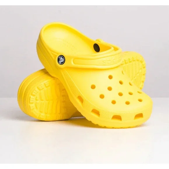 Crocs Mens Classic Clog Roomy Fit Lemon Yellow Unisex 10001-7C1 Size 5 New