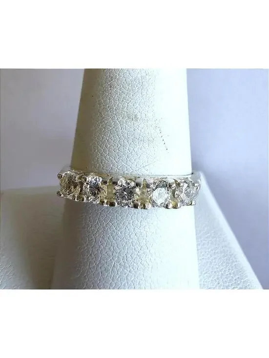 Silver Band Ring with Clear Stones Stamp UTC 925 Size 8.5