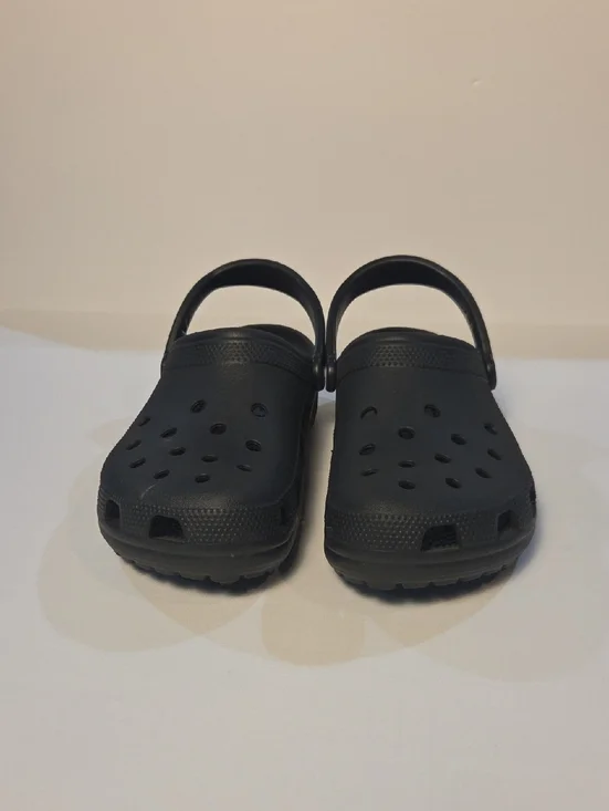 CROCS Classic Clog Black Vented Slip On Versatile Sporty Minimalist Size 10M 12W
