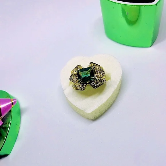 Vintage Gorgeous Big Unique Statement CZ Ring Deadstock Rare NEW Cocktail