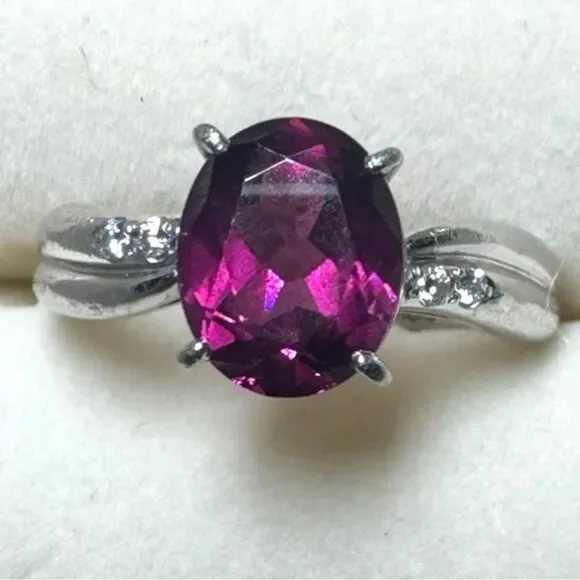 Natural 3.3 Carat Ruby & Four Diamonds Platinum P900 Ring