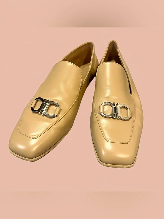 Salvatore Ferragamo Leather Gancini-Loafers in Beige with Silver Hardware