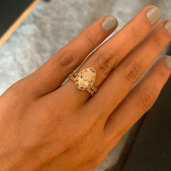 Madrid 1.71 ct Accented Pear-Cut Halo Engagement Ring - Rose Gold