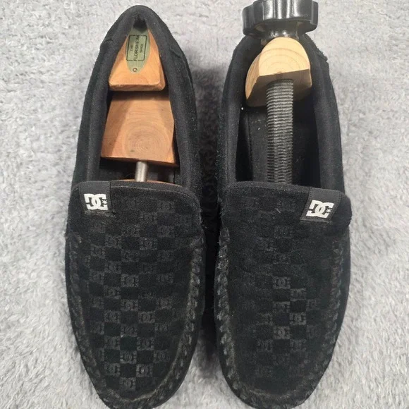 DC Shoes Villain Mens 12 Black Suede Slip On Loafer Monogram Skateboard Shoe