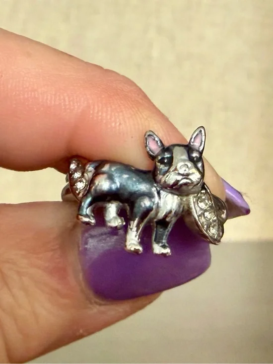 $38.00- Adorable Fine Silver Plated Crystal Emamel Boston Terrier Ring