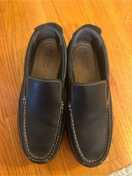 G.H. Bass & Co. Black Slip-On Leather Moccasin Loafers