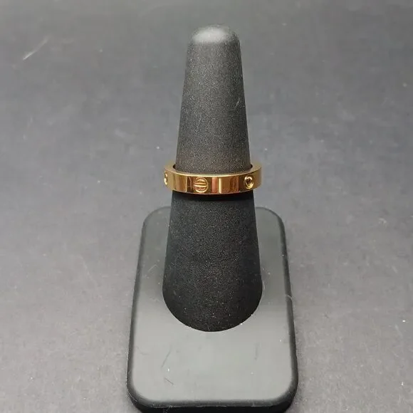New Love Ring Women's Titanium Steel Goldtone Ring Size 6 New‎