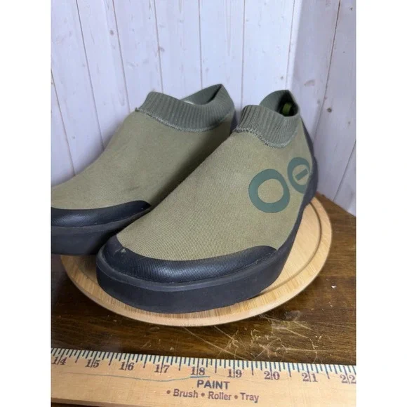 OOFOS OOMG EEZEE Low Shoe Mens 12.5 Green Black Cushion Recovery Slip‎ On