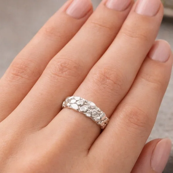 Elegant Silver Women's Ring