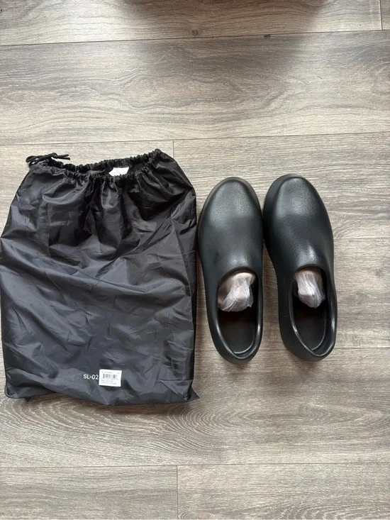 Yeezy Men Slip-On Black Clog Shoes - Comfortable Everyday Wear