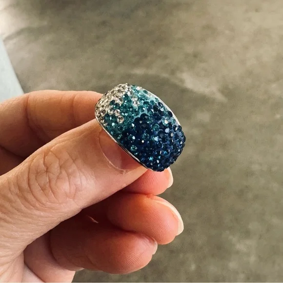 Blue to Silver Ombre Crystal Dome Ring - Women’s Ring Size 8.25