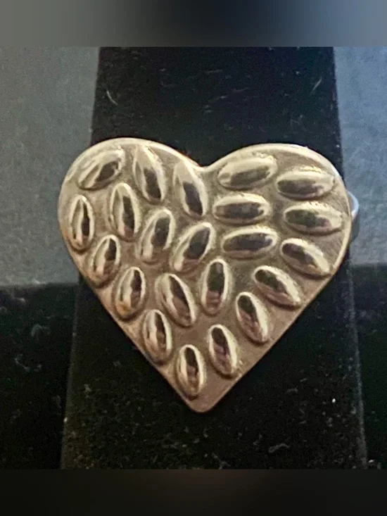 Size 7 1/2 Hypoallergenic Stainless Steel Heart  Ring NEW