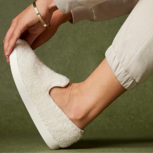 New Allbirds Wool Lounger Fluff Indoor Outdoor Shoes‎ Sustainable Unisex Comfy