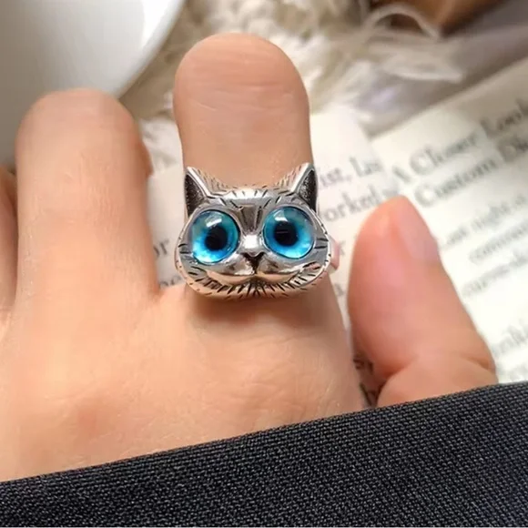 Silver cat blue eyes adjustable size Band Ring