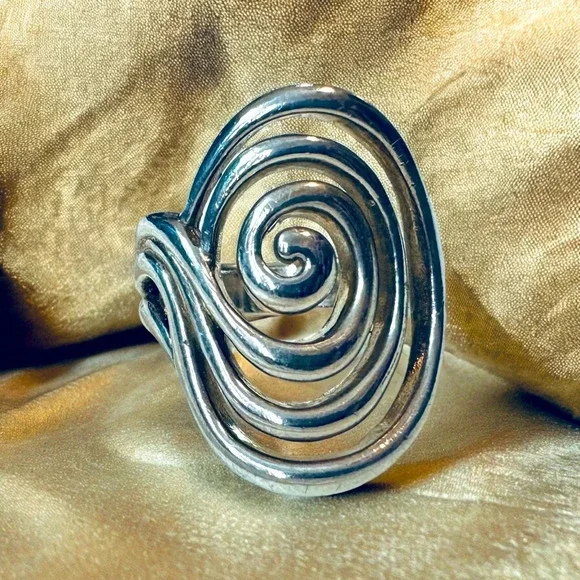 Designer Sterling Silver Spiral Ring (8)