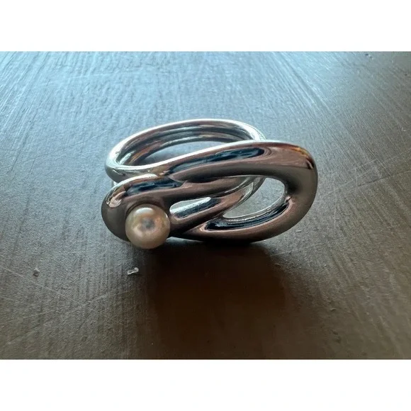 Abstract Sculptural Pearl Ring Size 9.5 Silver Tone Modernist Bypass Fluid
