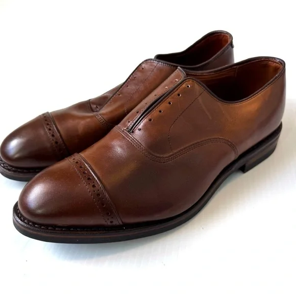 Allen Edmonds Fifth Avenue Cap-Toe Oxford Dress Shoe left size 9 / right size 10