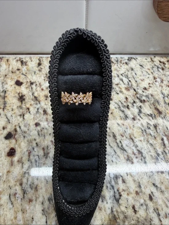 Women’s Gold Bedazzled Ring