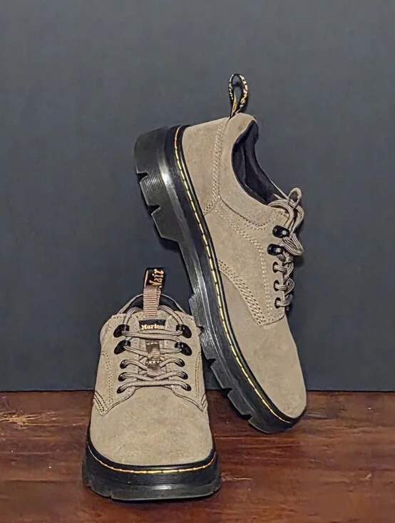 Dr. Martens Reeder Suede Casual Shoes, Mns 9,  Taupe Olive, Like New Cond.!
