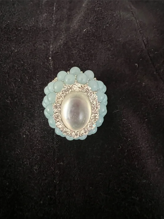 Pale Blue Cabochon Crystal Cluster Ring with elastic band