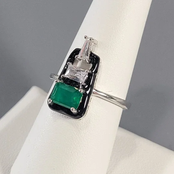 Sterling Silver Green Glass Ring Womens Size 7.75 925 Black Enamel Art Deco