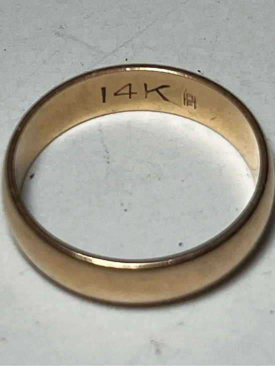 14K Yellow Gold Classic Wedding Band Unisex 4.85mm Size 7.5
