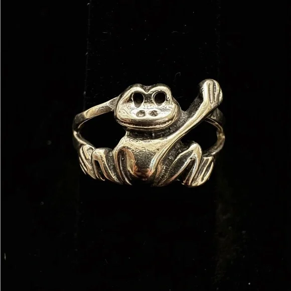 Sterling Silver‎ Frog Ring for Reptile Enthusiasts