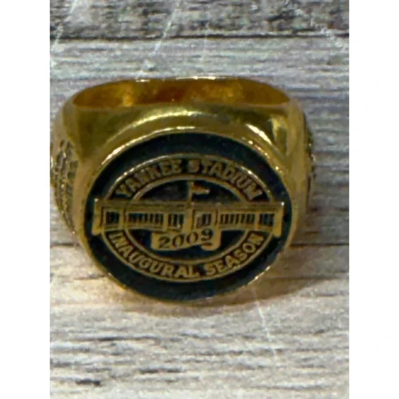 MLB Yankee Stadium Inaugural Season Gold Ring 2009‎ WILLIAM BARTHMAN JEWELRY