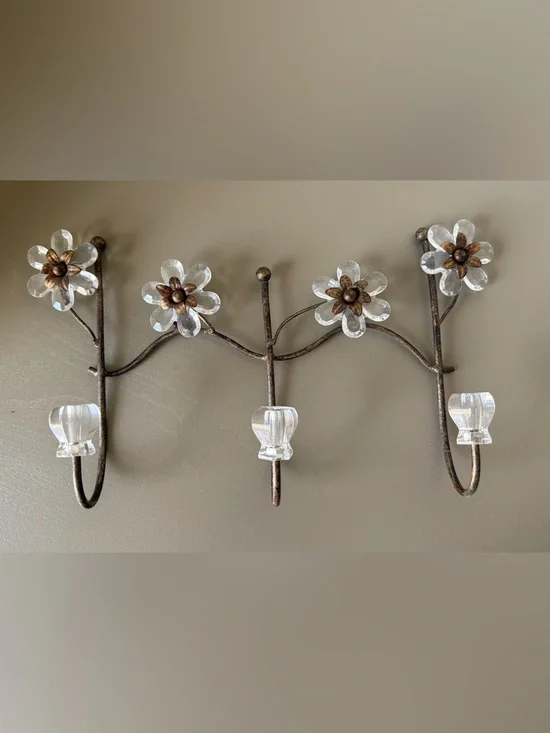 Pier 1 Imports Crystal Floral Wall Hook Rack – 3 Hooks – Excellent Condition