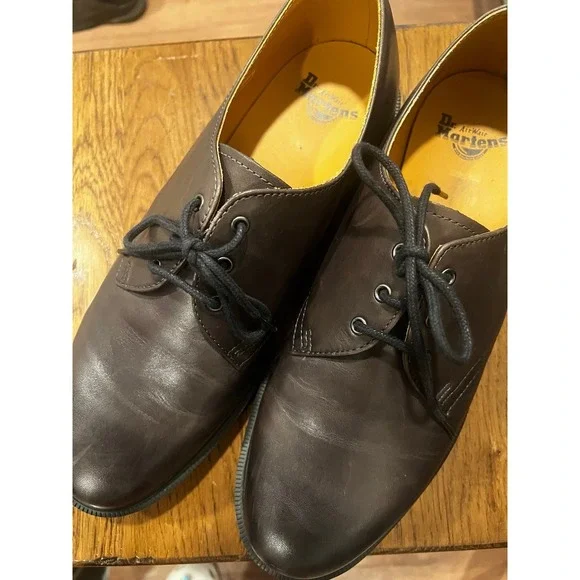 Dr. Martens Men's size 12 Oxford shoe EUC  model 1461