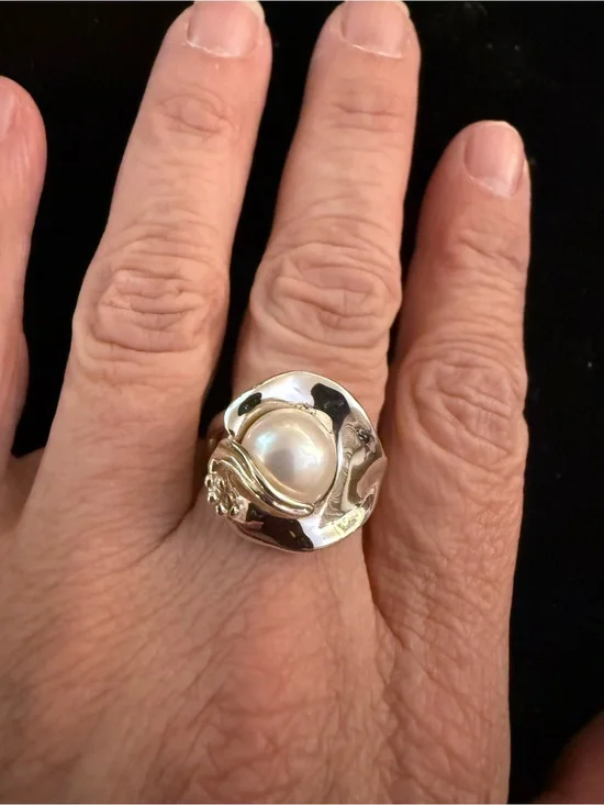 Silver Pearl Dome Ring - White Pearl