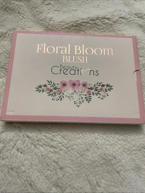Beauty Creations Floral Bloom Blush - Pink & Green