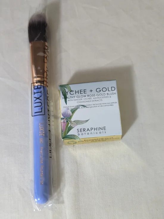 Seraphine Botanicals Lychee + Gold Healthy Glow Rose Gold Blush Luxie 660 Brush