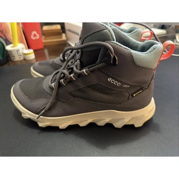 ECCO MX MID GORE-TEX MENS HIKING BOOT TARMAC/GRAPE LEAF 6-6.5!