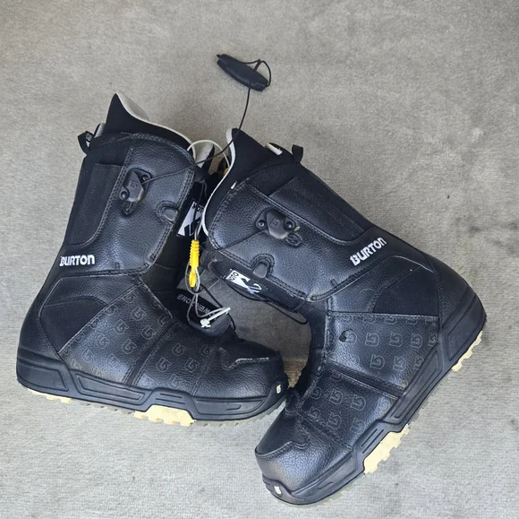 Burton Black Moto Snowboard Boots Size 7