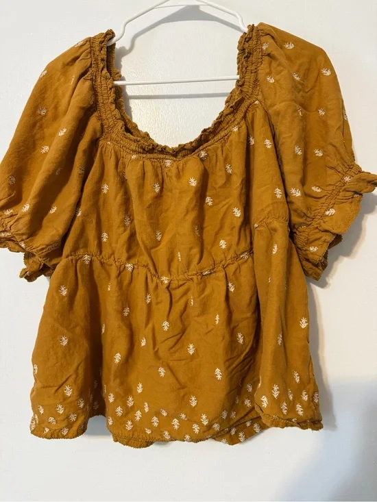 Old Navy Mustard Puff-Sleeve Peasant Top