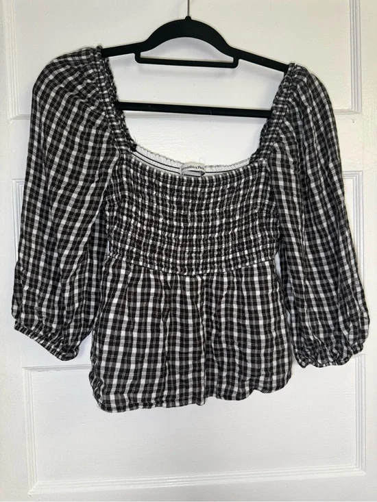 Abercrombie & Fitch Black and White Smocked Plaid Peasant Blouse Fall Boho Sz M