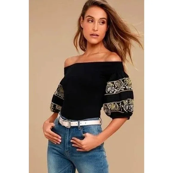 Free People‎ Rock With It Embroidered Knit Blouse in Black Size Medium