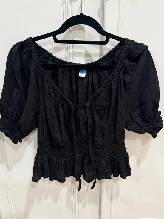 Old Navy Black Peasant Crop Top with Puff Sleeves