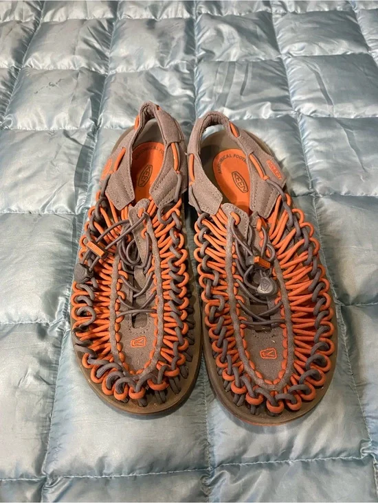 KEEN UNEEK Two-Tone Orange & Gray Sandals Sz 9.5