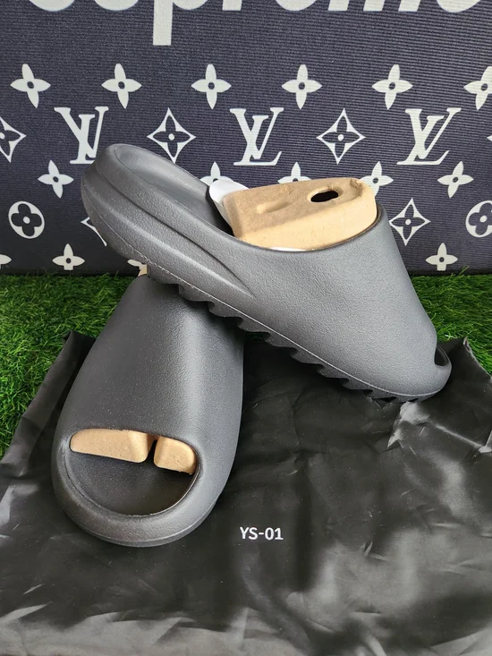New Mens Size 13 YZY Yeezy Slides YS-01 Black