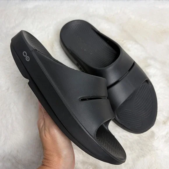 OOFOS OOahh Black Recovery Slide Sandals Mens 7 Womens 9 EU 40 Arch Support