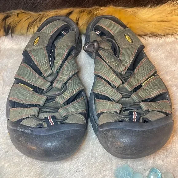 Keen sandals 10 (5000G)