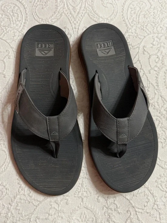 Reef Flip Flops Men’s Size 12 Gray Sandals