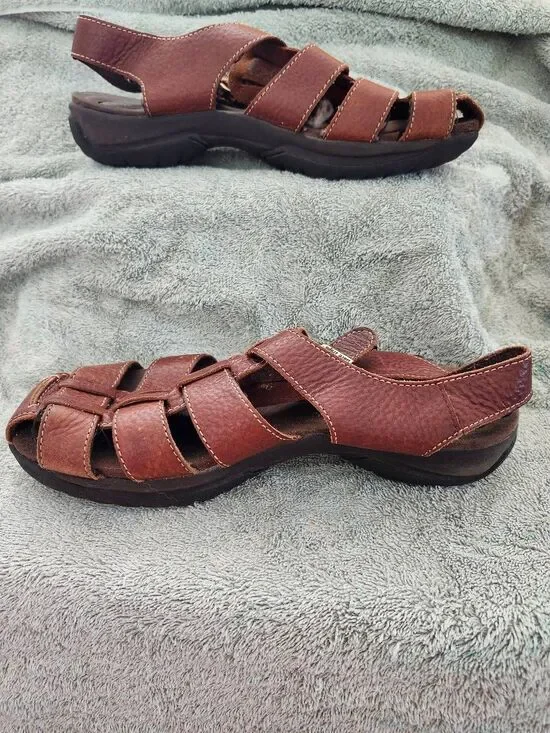 Baretraps brown leather fisherman sandals, an older or vintage model like the 