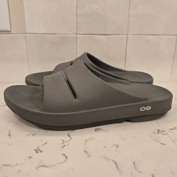 Oofos OOahh Slide Sandals Mens 10 Womens 12 Slate Grey Recovery Footwear EU 43