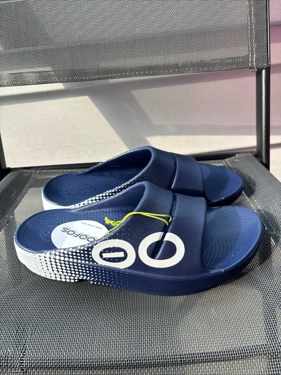 OOFOS OOahh Sport Slide sandals Size 7 Men’s Or Women’s 9 NWT Matrix Navy
