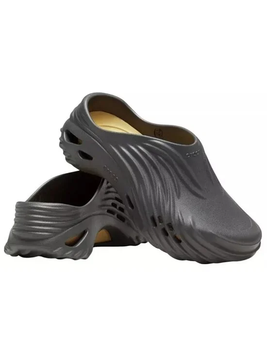 Crocs Men's Echo Wave Slip-On 210521-0LD Black Sand Size 12 NEW WITH TAGS!