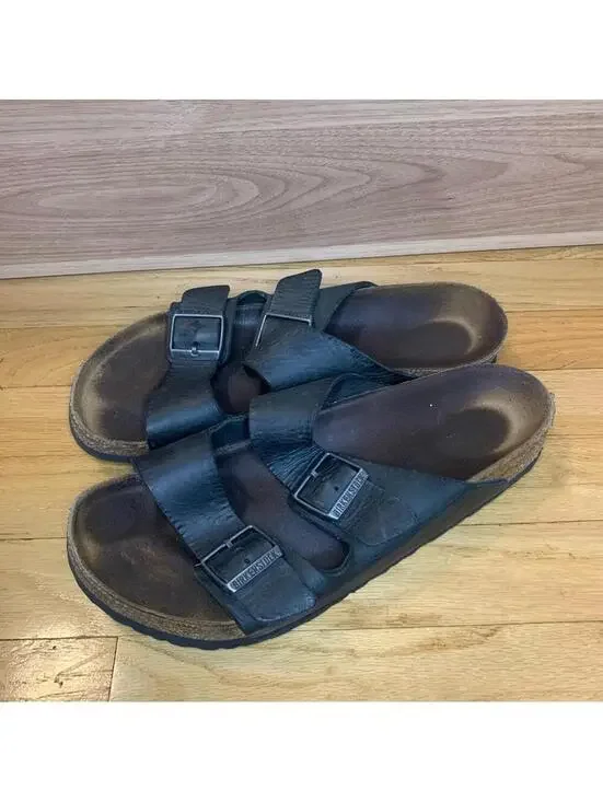 Birkenstock Arizona Sandals in Black Oiled Leather - Size 42