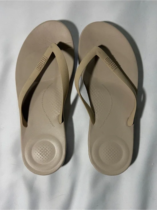 FitFlop iQushion Neutral Beige Flip Flop Sandals